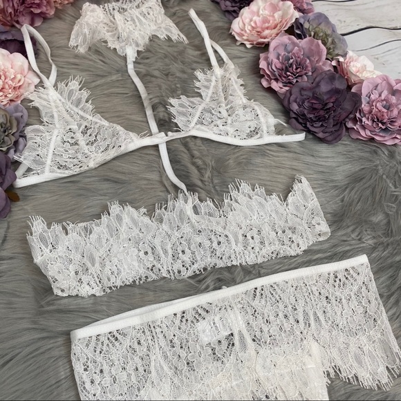 Sexy Lingerie Lace Bra Choker & Panty Set - Picture 13 of 16